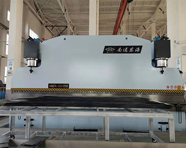 高精度數（shù）控（kòng）折彎機